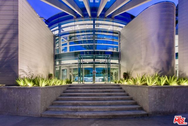 1169 Loma Linda Drive, Beverly Hills CA: https://media.crmls.org/mediaz/5b979468-6479-4613-8d92-d53bff3d58cb.jpg