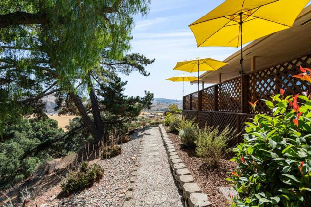 60 Terry Court, Hollister CA: https://media.crmls.org/mediaz/5b97a6c3-7700-4d53-aa33-e62fc925afe1.jpg