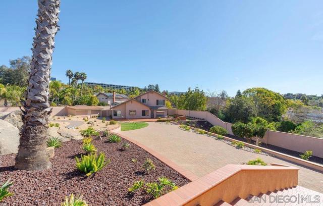 672 Chateau Place, Escondido CA: https://media.crmls.org/mediaz/5b9807d8-22a6-4e8c-b086-67637722f42b.jpg