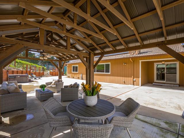 20150 Tarawild Court, Prunedale CA: https://media.crmls.org/mediaz/5b983252-edab-493a-a0b6-93e604ac3e3e.jpg