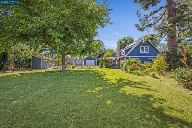 3505 Euclid Ave, Concord CA: https://media.crmls.org/mediaz/5b98a32d-3026-4b34-9dfd-0061a6faecee.jpg