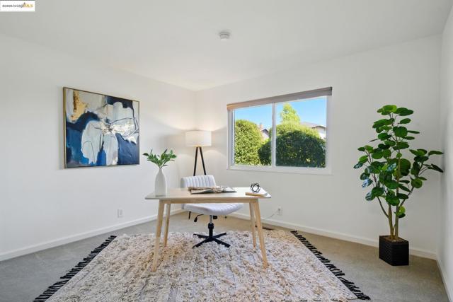 7927 Phaeton Dr, Oakland CA: https://media.crmls.org/mediaz/5b98fea2-444c-4890-b5f6-50600296c87b.jpg