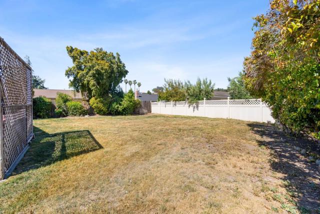 50 Florence Court, Hollister CA: https://media.crmls.org/mediaz/5b997ed0-2b51-44e8-9e53-e8f29f1a2498.jpg