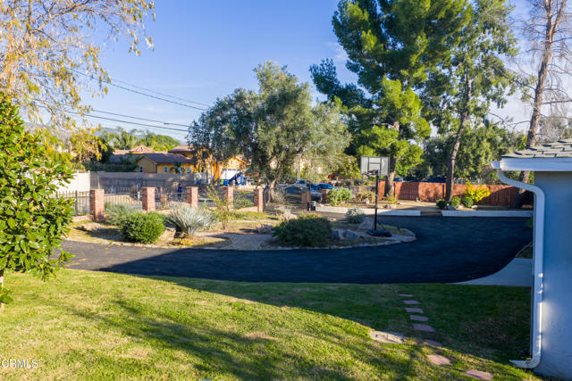 Detail Gallery Image 7 of 51 For 13615 Herrick Ave, Sylmar,  CA 91342 - 4 Beds | 3 Baths