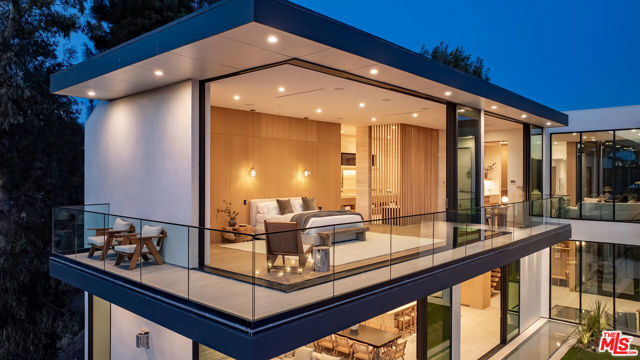 1149 Linda Flora Drive, Los Angeles CA: https://media.crmls.org/mediaz/5b99d936-a3c8-4d86-ba3d-0629098d6cae.jpg