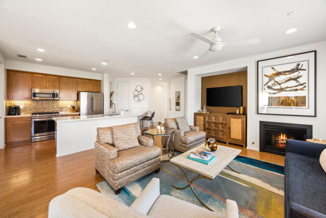 374 Terra Vita, Palm Springs CA: https://media.crmls.org/mediaz/5b99deca-4c83-4b69-8822-254685f1636a.jpg