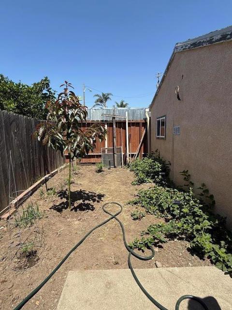 10507 Russet Street, Oakland CA: https://media.crmls.org/mediaz/5b9ac1ed-60d5-43b6-a370-cc958ffe792f.jpg