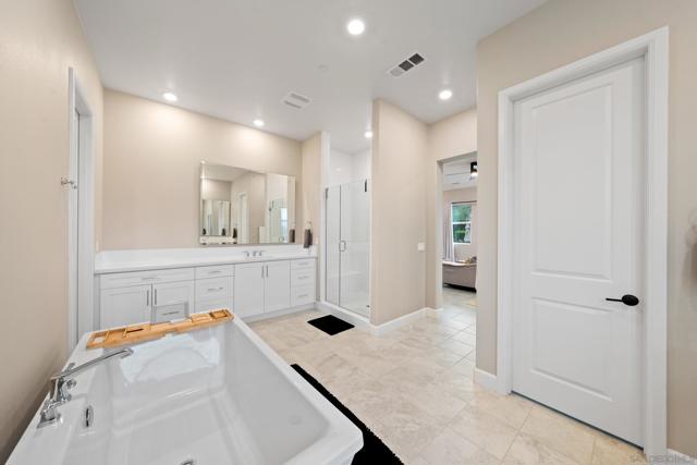 21992 Wilgen Rd, Escondido CA: https://media.crmls.org/mediaz/5b9b486c-9bfe-42d9-97ba-c4a26f5e5096.jpg