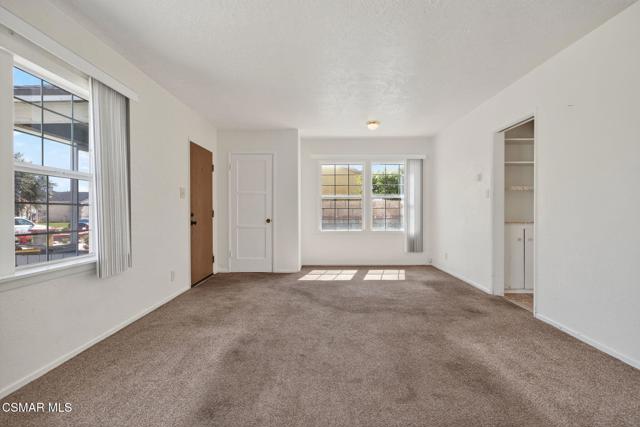 342 E Hemlock Street, Oxnard CA: https://media.crmls.org/mediaz/5b9b5499-a452-4700-92da-a7577a78ceec.jpg