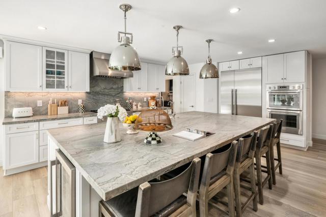 8590 Cliffridge Ave, La Jolla CA: https://media.crmls.org/mediaz/5b9c3bec-a4fa-4448-b82c-569304c68d36.jpg