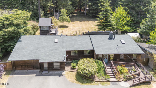 10941 Gurley Lane, Mendocino CA: https://media.crmls.org/mediaz/5b9ced18-e611-45a4-b1ee-cb3d72a678c9.jpg