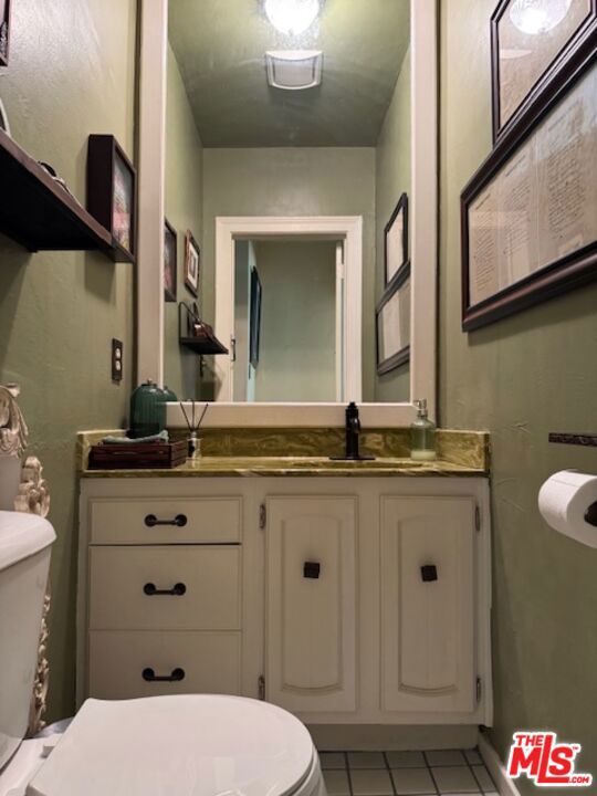 10344 Woodbridge Street, Toluca Lake CA: https://media.crmls.org/mediaz/5b9d3d58-1805-49e2-9742-cdc6d10abef6.jpg