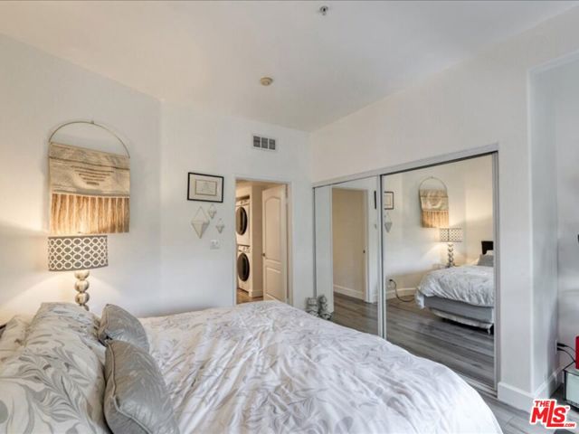 4477 Woodman Avenue, Sherman Oaks CA: https://media.crmls.org/mediaz/5b9d9003-e9b8-4858-b6ca-2b1733d7d573.jpg