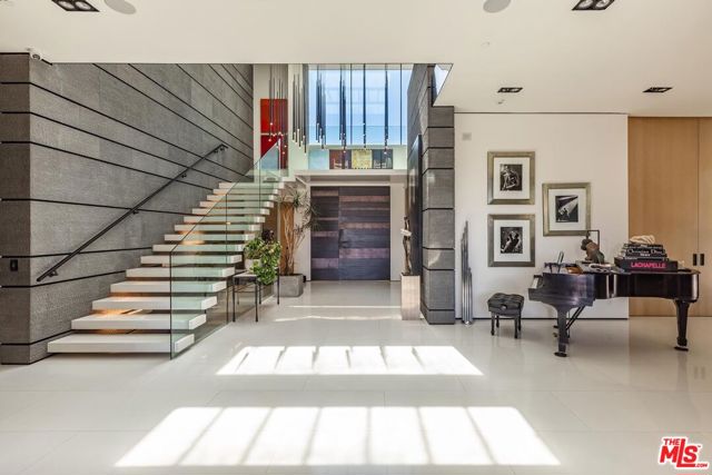 1740 Bel Air Road, Los Angeles CA: https://media.crmls.org/mediaz/5b9d94a4-000c-447e-9985-40deb002fc1f.jpg