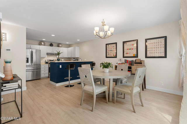 732 Via Colinas, Westlake Village CA: https://media.crmls.org/mediaz/5b9da2cb-5411-4cd6-a515-0d6d205f5900.jpg