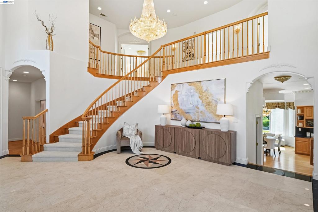 750 Vista Hill Ter