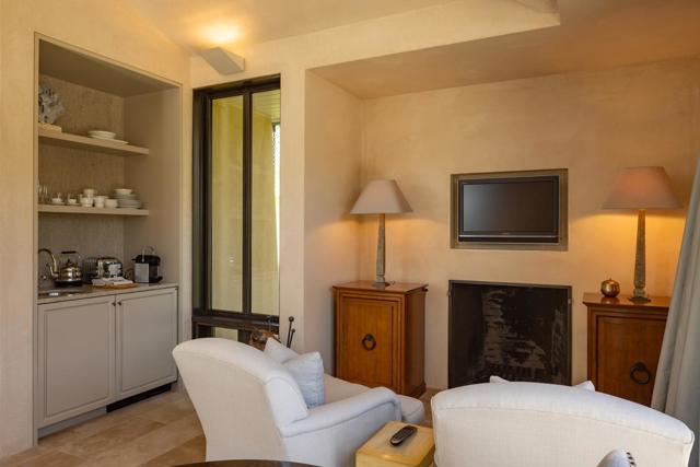 20 Long Ridge Trail, Carmel CA: https://media.crmls.org/mediaz/5b9e3dba-226e-4b7d-a863-6b062039befd.jpg