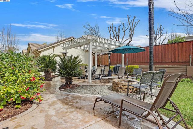 2130 Staghorn Way, Livermore CA: https://media.crmls.org/mediaz/5b9ea512-5252-4a78-9626-5c4b54228a8b.jpg