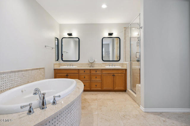 4111 Adriatic Street, Oxnard CA: https://media.crmls.org/mediaz/5b9ebb99-a2d9-47d0-ac24-67df1df1c473.jpg