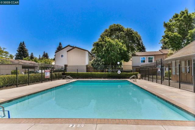 1435 Bel Air Dr, Concord CA: https://media.crmls.org/mediaz/5b9ed473-a477-4f42-a60d-b3139f066101.jpg