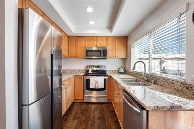 Detail Gallery Image 4 of 24 For 1463 N Broadway, Unit a, Escondido,  CA 92026 - 2 Beds | 1/1 Baths