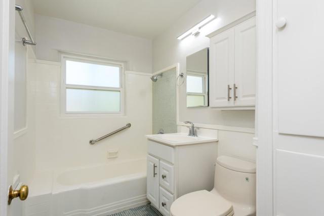 831 Canyon Road, Redwood City CA: https://media.crmls.org/mediaz/5b9f25f6-2347-45d5-ac00-32d24a084355.jpg