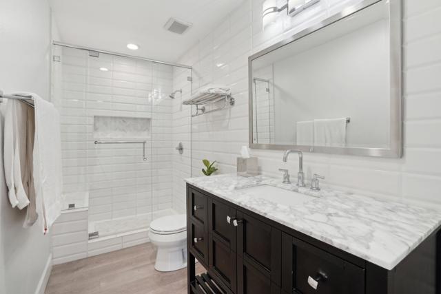 10 Padron Way, Rancho Mirage CA: https://media.crmls.org/mediaz/5b9f80c2-e3c5-408a-975c-7ef2d213e1d2.jpg