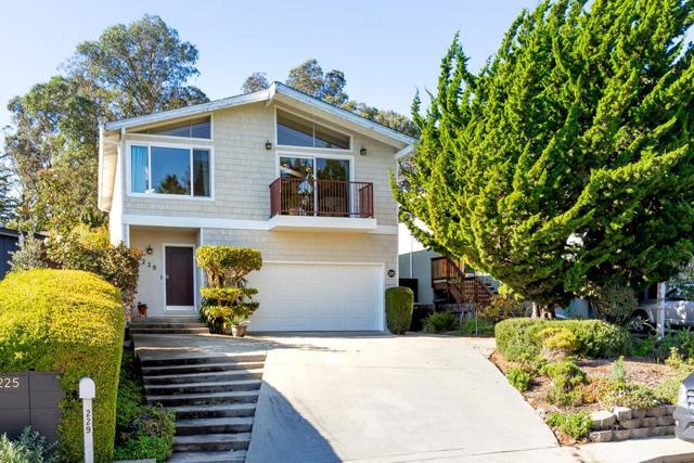 229 Alamo Avenue, Santa Cruz CA: https://media.crmls.org/mediaz/5ba0199e-4637-4b4e-8014-5f8503858265.jpg