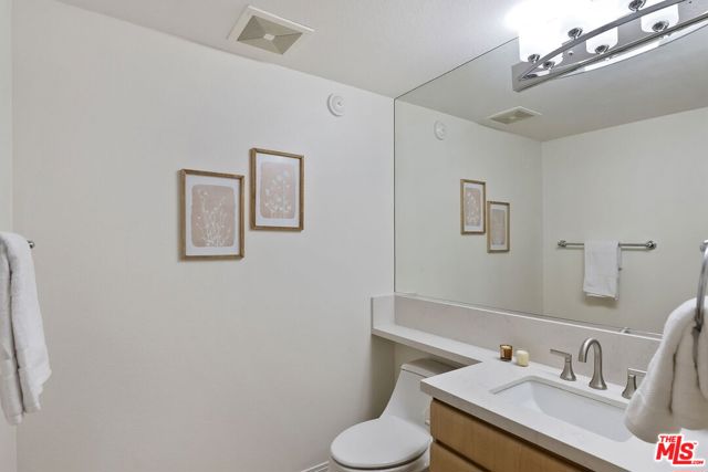 171 N Church Lane, Los Angeles CA: https://media.crmls.org/mediaz/5ba04f45-8b7e-49a4-8b1d-09a13894f39a.jpg