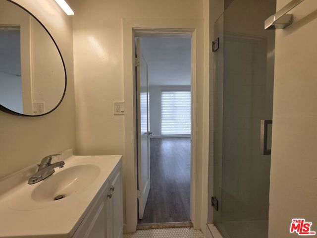 1635 S Beverly Glen Boulevard, Los Angeles CA: https://media.crmls.org/mediaz/5ba072fb-909b-4475-90bf-3d61142296e2.jpg