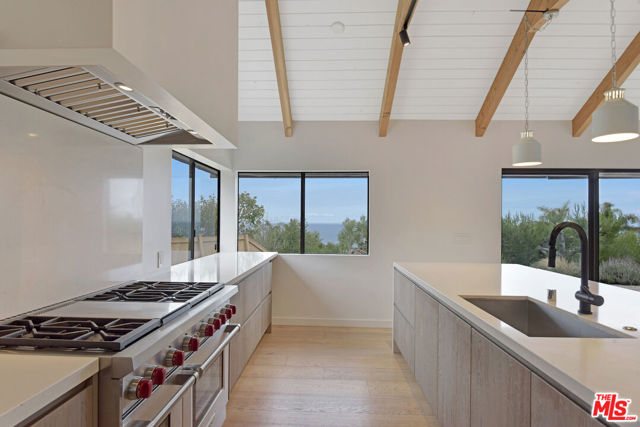 24728 Vantage Point Terrace, Malibu CA: https://media.crmls.org/mediaz/5ba0ca95-de9d-47e9-be00-b567032f908f.jpg