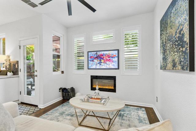 240 3rd Street, West Sacramento CA: https://media.crmls.org/mediaz/5ba0e489-30e8-417e-b90e-ebcfb8dcc37c.jpg