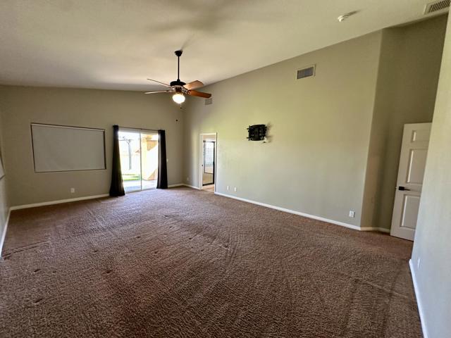 3827 Sandy Point Drive, Blythe CA: https://media.crmls.org/mediaz/5ba16f5a-20e5-457c-928f-ece3939e5a92.jpg