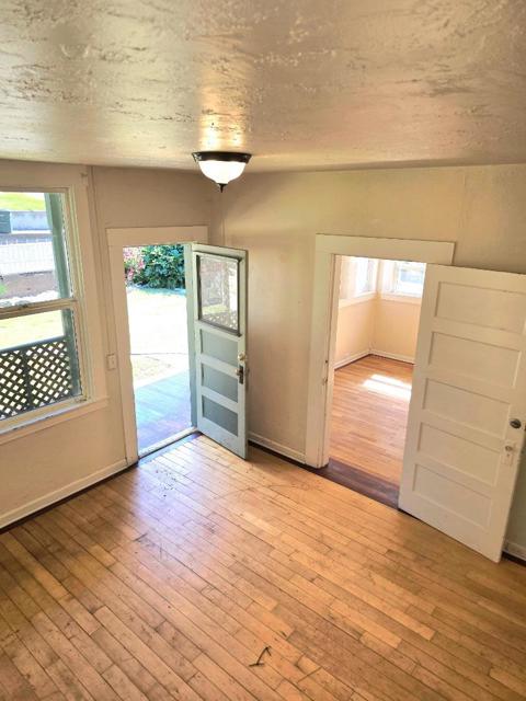 129 Broadway, Jackson CA: https://media.crmls.org/mediaz/5ba1ff10-be19-4458-a7de-ae6c06da1fc0.jpg