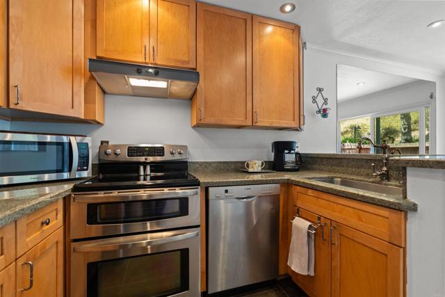 4485 Vision Drive, San Diego CA: https://media.crmls.org/mediaz/5ba2015a-e707-4829-9bdc-4eedbabb113e.jpg