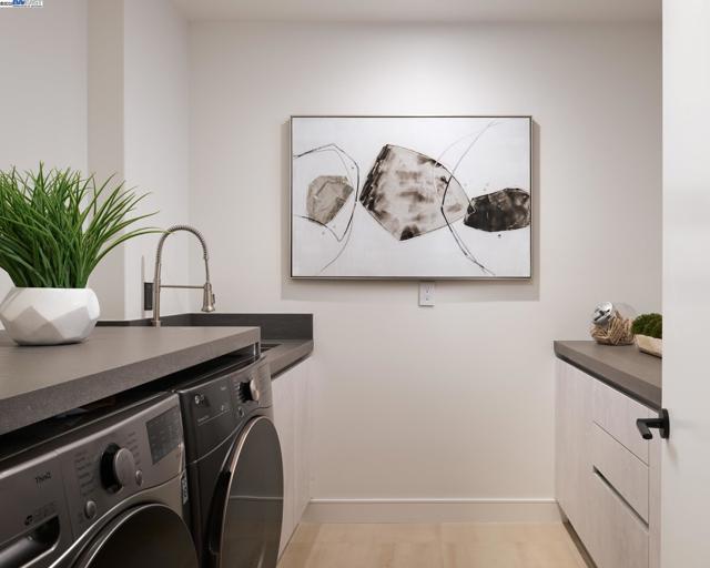 1615 Vinehill Court, Fremont CA: https://media.crmls.org/mediaz/5ba23c1a-aa60-4616-880c-e66062de8744.jpg