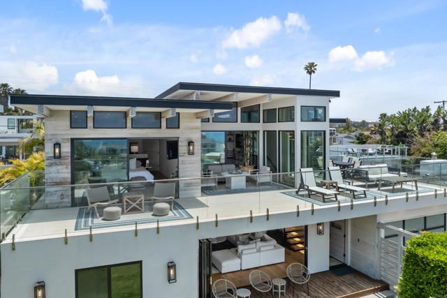 Detail Gallery Image 24 of 54 For 5080 Carlsbad Blvd, Carlsbad,  CA 92008 - 5 Beds | 4 Baths