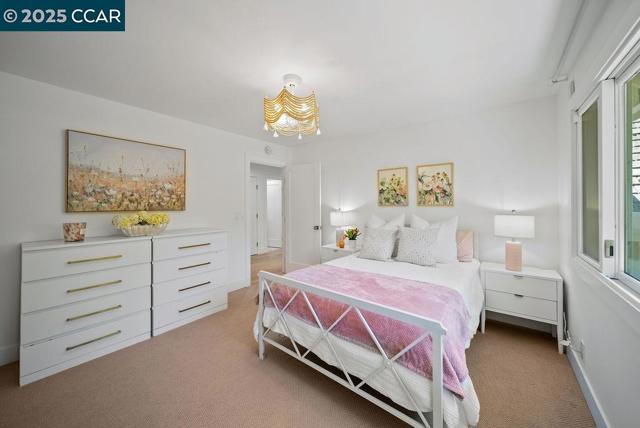 33 Los Arabis Circle, Lafayette CA: https://media.crmls.org/mediaz/5ba31981-3514-4477-b0d4-4d1e2c04dae0.jpg