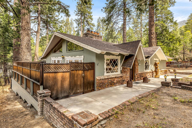 54640 Marian View Drive, Idyllwild CA: https://media.crmls.org/mediaz/5ba32c4a-625d-44f4-95f8-f75337a1ab40.jpg