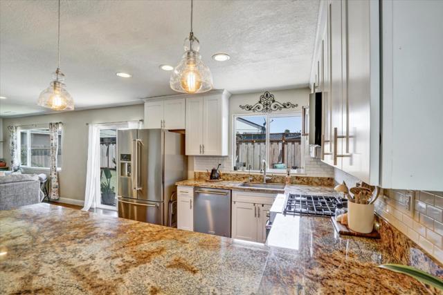 8100 Springdale Court, Gilroy CA: https://media.crmls.org/mediaz/5ba37c45-2706-40ba-8438-8b13b9944825.jpg