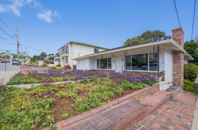 118 Seeno Street, Monterey CA: https://media.crmls.org/mediaz/5ba3dbfc-17af-4f8a-bfe2-62d3b2e195d4.jpg