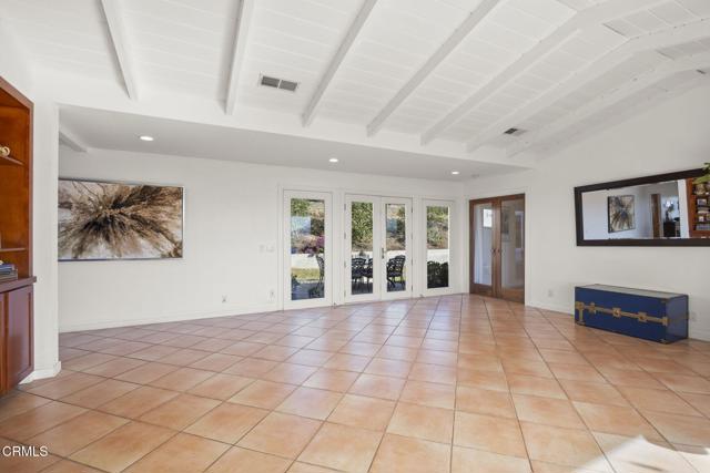 400 Alosta Drive, Camarillo CA: https://media.crmls.org/mediaz/5ba47e9e-146c-436e-9d09-85202b983123.jpg