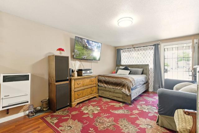 109 Dumbarton Avenue, Redwood City CA: https://media.crmls.org/mediaz/5ba509c1-b87e-4835-961d-b57aef5da480.jpg