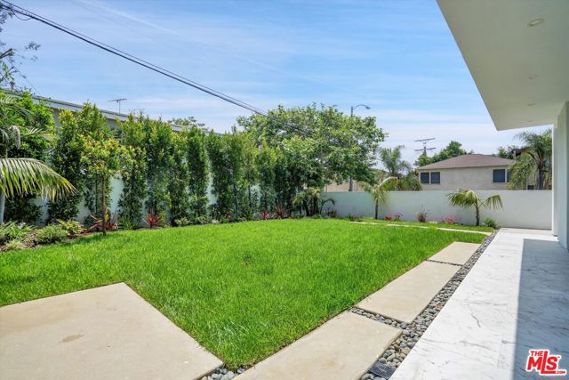 900 Vista Street, Los Angeles, California 90046, 5 Bedrooms Bedrooms, ,5 BathroomsBathrooms,Single Family Residence,For Sale,Vista,24401343