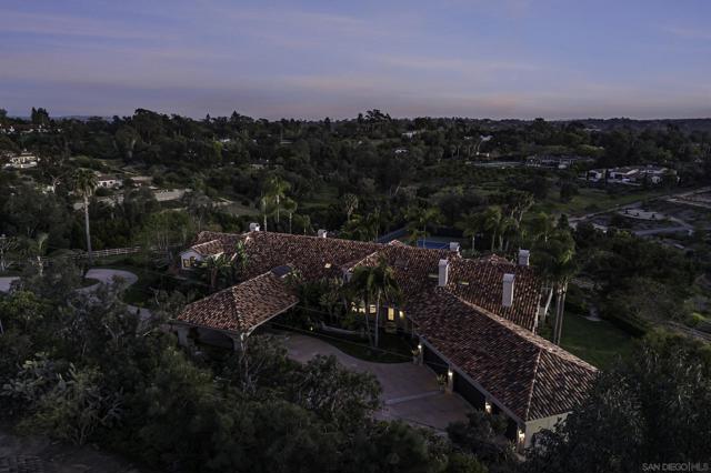 5305 La Crescenta, Rancho Santa Fe CA: https://media.crmls.org/mediaz/5ba52a6a-4fde-4fe2-94fe-a38bcd91d1f2.jpg