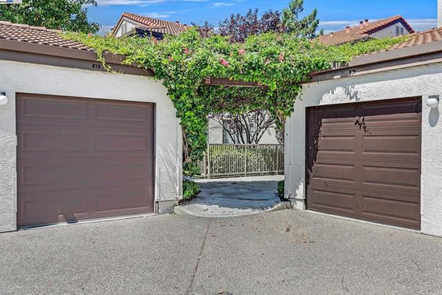 21239 Gary Dr, Hayward CA: https://media.crmls.org/mediaz/5ba5514d-fef7-47d8-9124-e520419bfbdd.jpg