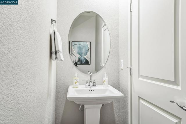 2940 wheat grass street, Sacramento CA: https://media.crmls.org/mediaz/5ba5b7dc-75a1-4e7c-92b3-9634947b9c1b.jpg