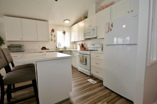 Detail Gallery Image 7 of 22 For 12970 Highway 8 Business #71,  El Cajon,  CA 92021 - 3 Beds | 2 Baths