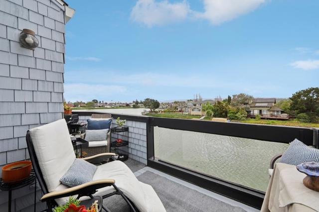 52 Cape Hatteras Court, Redwood City CA: https://media.crmls.org/mediaz/5ba67c0a-a012-45f0-87c1-0617c3af31b2.jpg