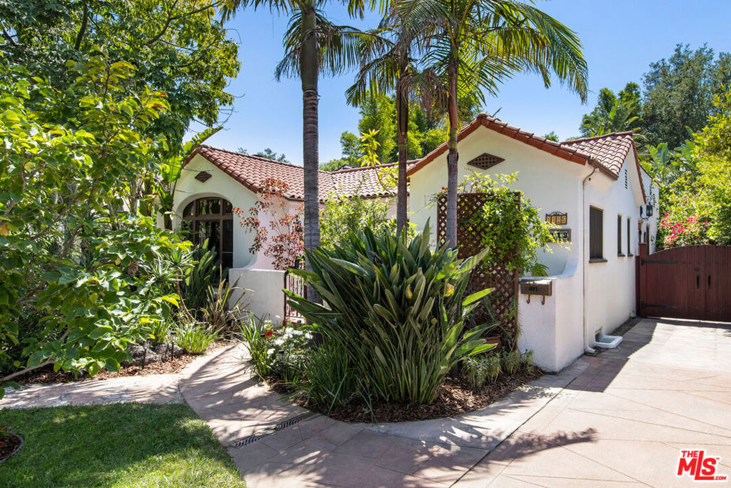 1115 Palm Terrace